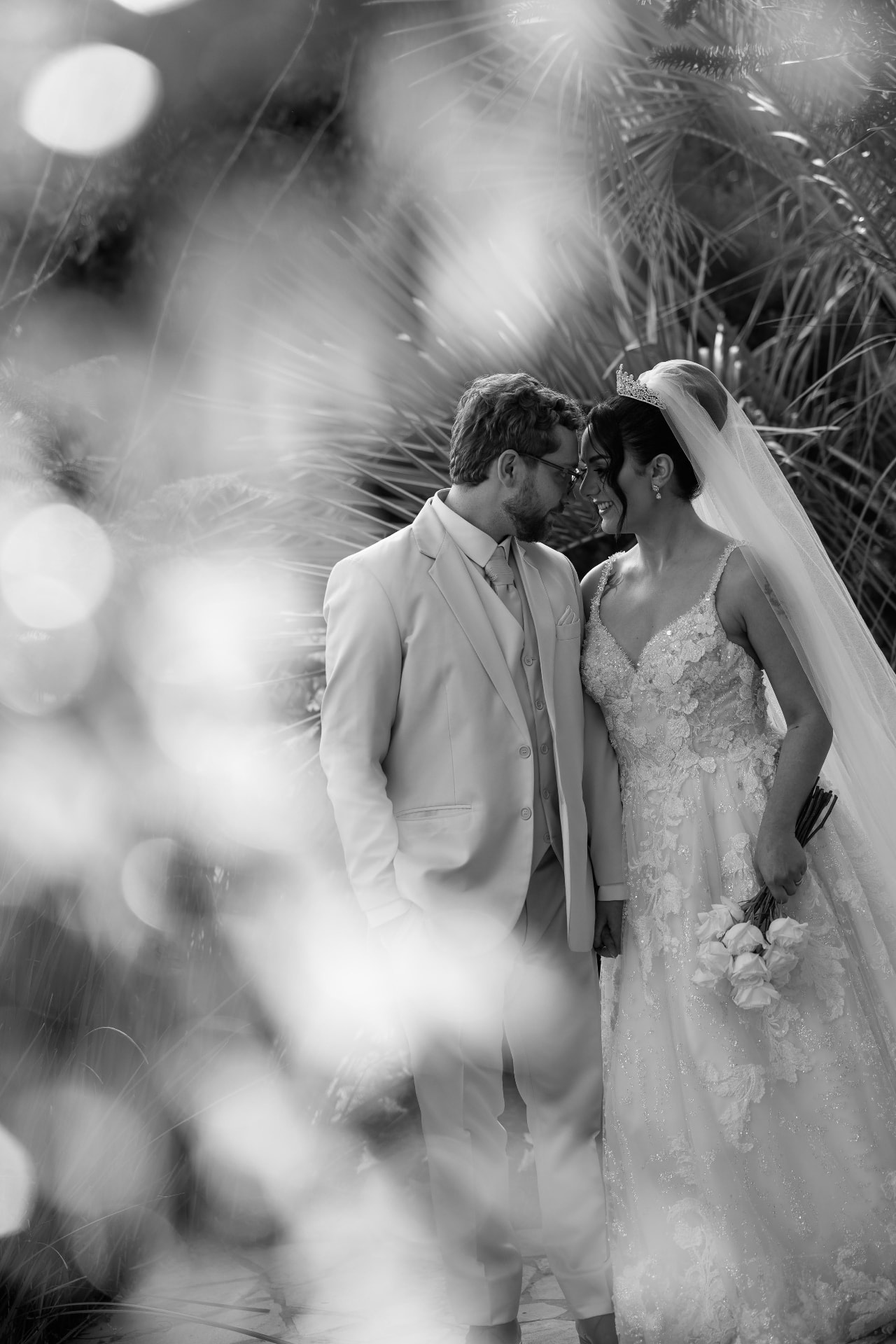 Noivos fotografados por Carol Leal